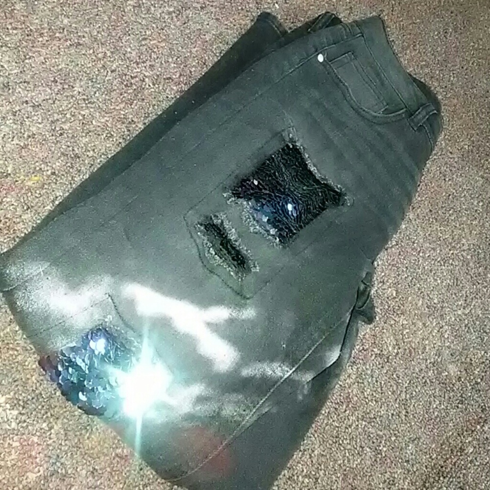 Pants - Picture 3 of 4